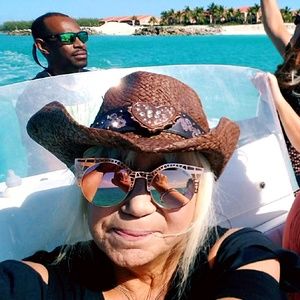 Meet your Posher, Carol